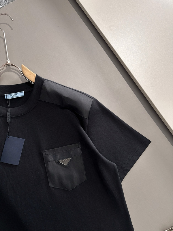 ブランドTシャツ側面デザイン